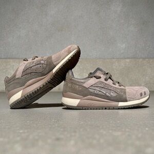 Asics Gel-Lyte III in Taupe and Beige